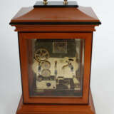 Kieninger Stutzuhr Ende 20. Jh., Emailezifferblatt mit römischen Stund… - фото 3