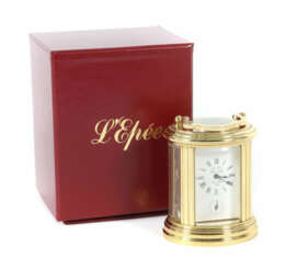 L'Epée-Wecker in ovalem Laternengehäuse Frankreich, Anfang 21. Jh., Em…