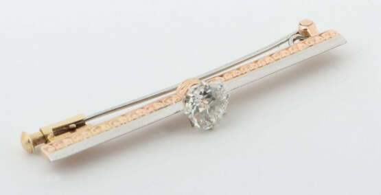 Brosche mit Diamant Um 1920, Stabbrosche besetzt mit Diamant im Altsch… - photo 1