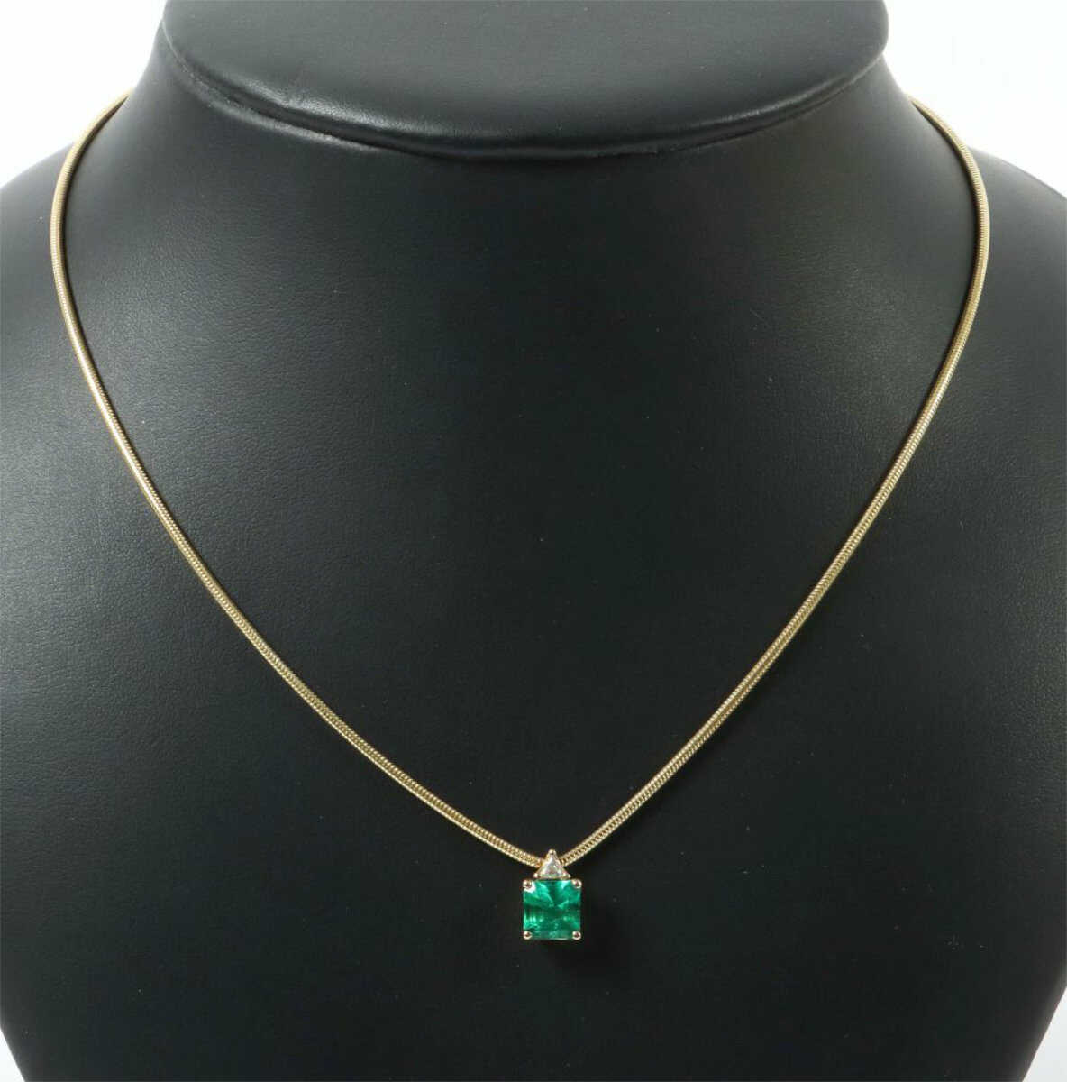 Kette mit Smaragd 20. Jhr., Kette mit Anhänger, besetzt mit Smaragd ca… Kette mit Smaragd 20. Jhr., Kette mit Anhänger, besetzt mit Smaragd ca…