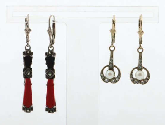 2 Paar Ohrschmuck 20. Jhr., bes. aus 2 Paar Ohrhänger Silber/Gelbgold … - фото 1 2 Paar Ohrschmuck 20. Jhr., bes. aus 2 Paar Ohrhänger Silber/Gelbgold … - фото 1