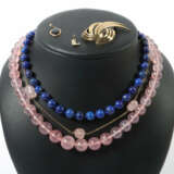 Konvolut Schmuck 20. Jhr., bestehend aus 3 Ketten, 1 Brosche, 2 Anhäng… - фото 1