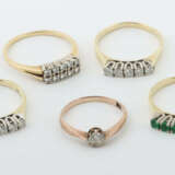 Konvolut Ringe 20. Jhr., 5 Ringe, Gelbgold 585 ges. ca. 11,5g, Rosegol… - фото 1