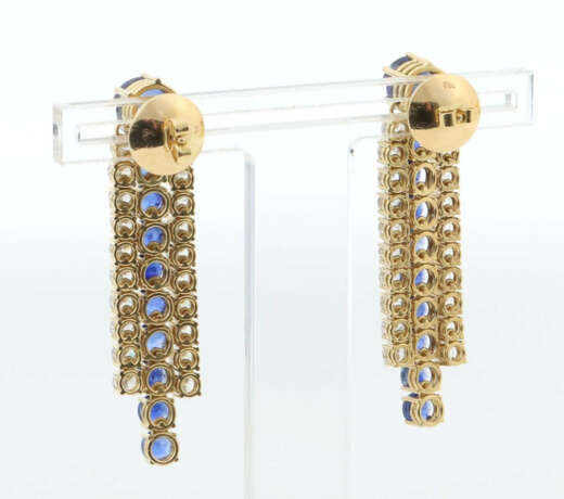 Paar Ohrringe 20. Jhr., paar prunkvolle Ohrringe mit Stecker und 3 hän… - фото 3 Paar Ohrringe 20. Jhr., paar prunkvolle Ohrringe mit Stecker und 3 hän… - фото 3