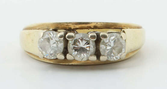 Ring 20. Jhr., Gelbgold 585, besetzt mit 3 Brillanten, zs. ca. 0,60 ct… - фото 1