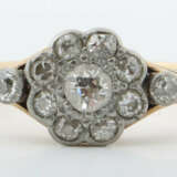 Ring mit Diamanten 20. Jhr., GG 750 und Silber, besetzt mit Altschliff… - photo 1