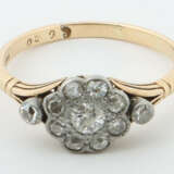 Ring mit Diamanten 20. Jhr., GG 750 und Silber, besetzt mit Altschliff… - photo 2