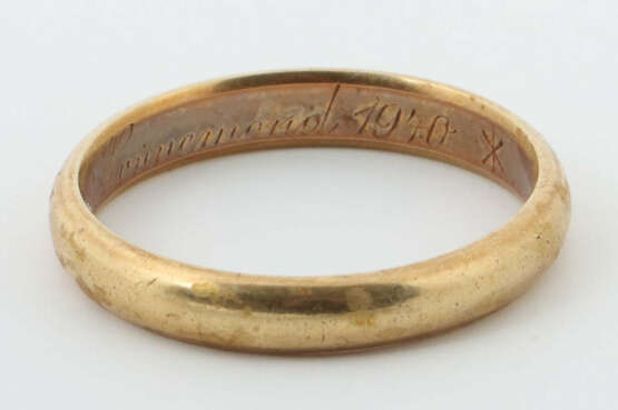 Ehering 20. Jhr. Gelbgold 585, punziert, ca. 4,4 g, RG 61. Tragespuren… - photo 1