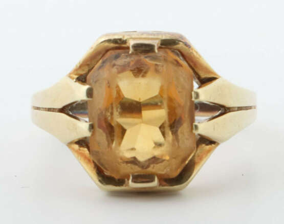 Ring 20. Jhr., Gelbgold 585, besetzt mit Farbstein, ca. 7 g, punziert,… - photo 1