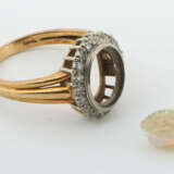 Ring 20. Jhr., Ringschiene mit losem Mittelstein, Gelbgold 585, Entour… - photo 2