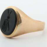 Siegelring Anfang 20. Jhr., Gelbgold 585, mit Onixplatte und gravierte… - photo 2