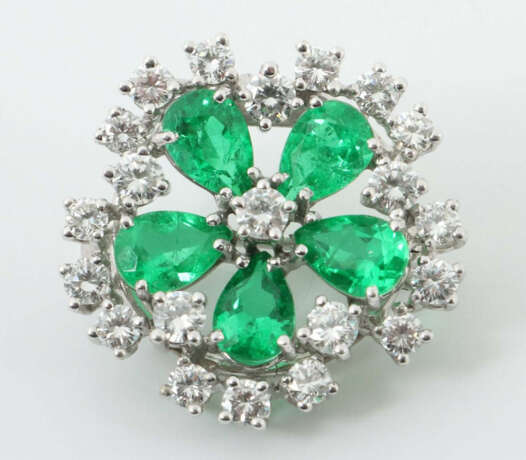 Kleeblattbrosche 20 Jhr., Brosche in Kleeblattform, Weißgold 750, bese… - photo 1 Kleeblattbrosche 20 Jhr., Brosche in Kleeblattform, Weißgold 750, bese… - photo 1