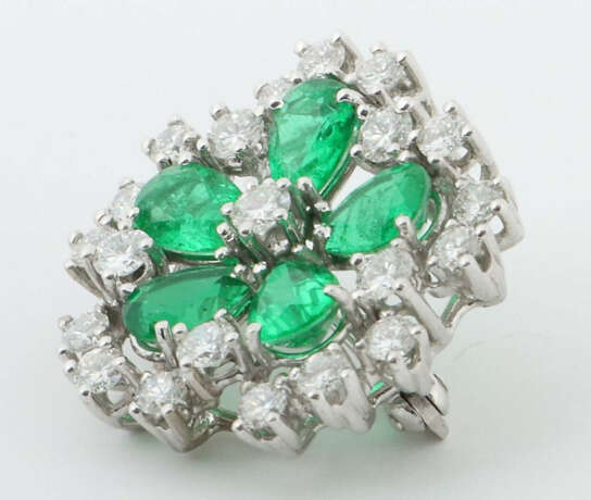 Kleeblattbrosche 20 Jhr., Brosche in Kleeblattform, Weißgold 750, bese… - photo 2 Kleeblattbrosche 20 Jhr., Brosche in Kleeblattform, Weißgold 750, bese… - photo 2