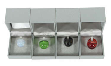 4 Ringe von Lalique Konvolut mit 4 ''Bague-Cabouchon-Ringen'', aus ein…