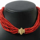 Korallen-Collier 20. Jhr., Perlen im Verlauf, mit 10-Strängen, gedreht… - photo 2