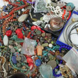 Großes Konvolut Modeschmuck 20./21. Jhr., u.a. Ketten, Armreife, Armbä… - Foto 2