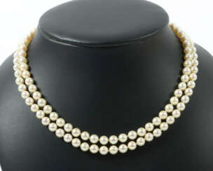 Perlcollier 20. Jhr., 2-reihiges Collier mit Perlen im Verlauf, Zuchtp…