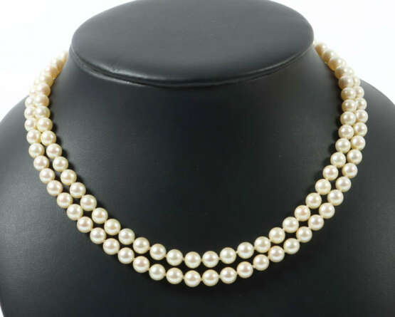 Perlcollier 20. Jhr., 2-reihiges Collier mit Perlen im Verlauf, Zuchtp… - photo 1