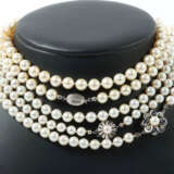 3 Perlenketten 20. Jhr., 3 Ketten mit Perlen im Verlauf, Verschluss je… - photo 1