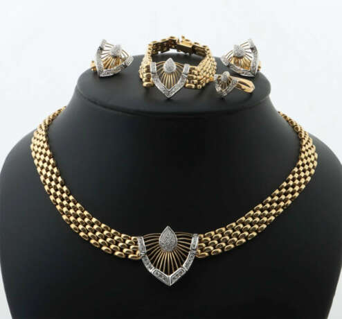 Set Goldschmuck Modern, bestehend aus Collier, Armband, Ring, Ohrsteck… - фото 1