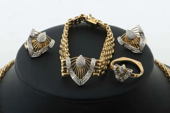 Set Goldschmuck Modern, bestehend aus Collier, Armband, Ring, Ohrsteck… - фото 2