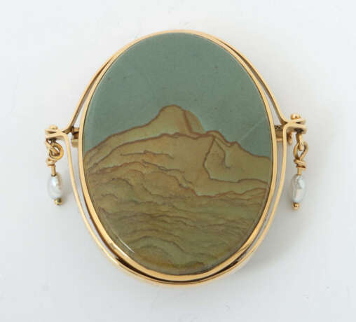 Brosche von Engelhard Nuss Modern, Gelbgold 750, punziert, besetzt mit… - photo 1 Brosche von Engelhard Nuss Modern, Gelbgold 750, punziert, besetzt mit… - photo 1