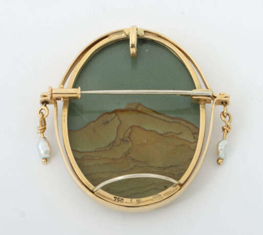 Brosche von Engelhard Nuss Modern, Gelbgold 750, punziert, besetzt mit… - photo 2 Brosche von Engelhard Nuss Modern, Gelbgold 750, punziert, besetzt mit… - photo 2