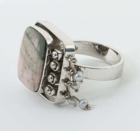 Ring von Engelhard-Nuss Modern, Goldschmiedearbeit von Engelhardt-Nuss… - photo 2 Ring von Engelhard-Nuss Modern, Goldschmiedearbeit von Engelhardt-Nuss… - photo 2