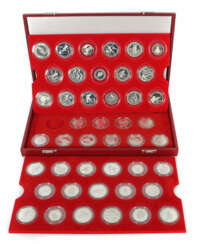 Sammlung von 44 Olympia-Münzen 1984, offizielle Kassette der Deutschen…