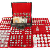 Umfangreiche Sammlung Münzen ca. 100 Kleinmünzen Cu-Ni; 10 Münzen, Sch… - Foto 1