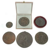 Sammlung von 6 Medaillen neuzeitlich bis 16. Jh., variierende tls. ein… - photo 1
