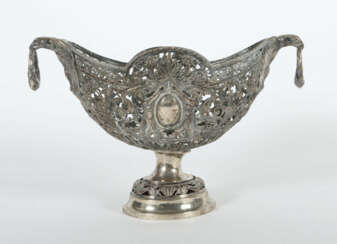 Großer Tafelaufsatz Deutschland, um 1900/Anfang 20. Jh., Silber 800, c…