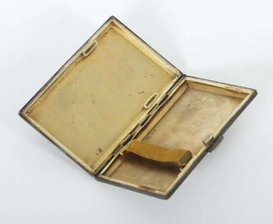 Zigarettenetui Wien, 1872-1922, Silber 900 vergoldet, ca. 105 g, hochr… - photo 2