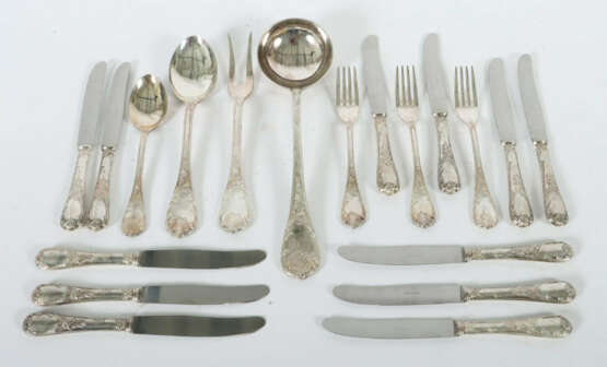 Speisebesteckteile 20. Jh., Silber 800, ca. 740 g (ohne Tafelmesser), … - photo 1 Speisebesteckteile 20. Jh., Silber 800, ca. 740 g (ohne Tafelmesser), … - photo 1
