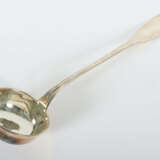 Schöpfkelle 20. Jh., Silber 800, ca. 220 g, runde tief gemuldete Laffe… - photo 1