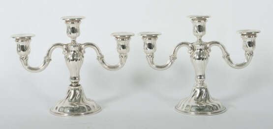 Paar dreiflammige Kerzenleuchter im Barockstil Johann Beck, Schwäbisch… - photo 1 Paar dreiflammige Kerzenleuchter im Barockstil Johann Beck, Schwäbisch… - photo 1