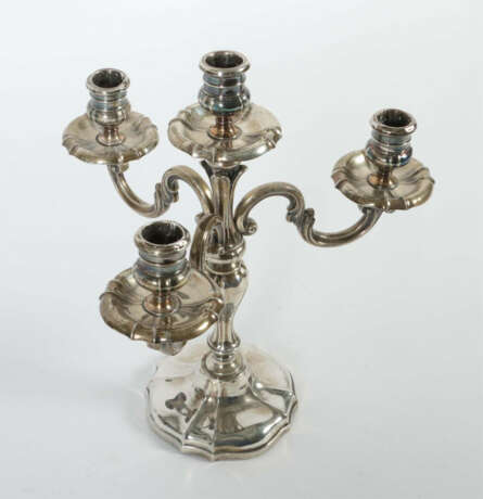 Vierflammiger Kerzenleuchter Gebrüder Deyhle, Schwäbisch Gmünd, 20. Jh… - photo 3 Vierflammiger Kerzenleuchter Gebrüder Deyhle, Schwäbisch Gmünd, 20. Jh… - photo 3