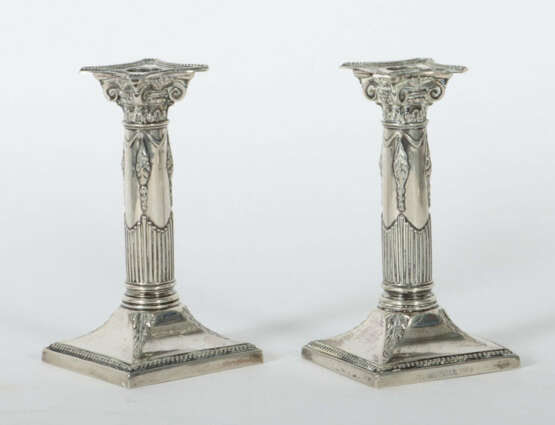 Paar einflammige Kerzenleuchter Koch & Bergfeld, Bremen, dat. 1910, Si… - photo 1