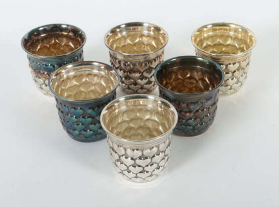 Satz von 6 Herzbechern Gebrüder Kühn, Schwäbisch Gmünd, 20. Jh., Silbe… - Foto 2