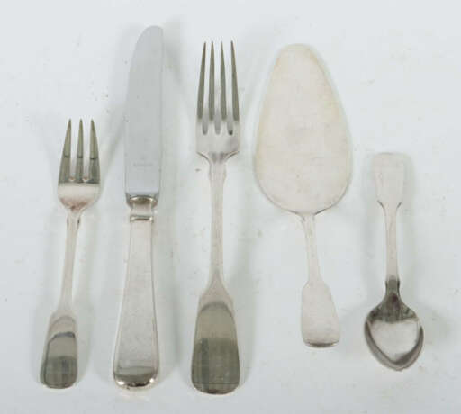 Speisebesteckteile Wilkens & Söhne, Bremen, 20. Jh., Silber 800, ca. 1… - фото 1 Speisebesteckteile Wilkens & Söhne, Bremen, 20. Jh., Silber 800, ca. 1… - фото 1