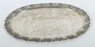 Jugendstil-Tablett Wien, nach 1922, SIlber 800, ca. 760 g, ovaler, sch…