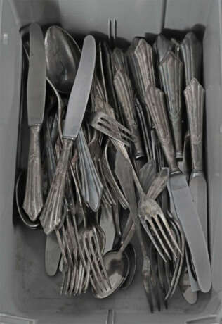Speisebesteckteile WMF, Geislingen, 20. Jh., versilbert, 54-tlg. best.… - фото 2 Speisebesteckteile WMF, Geislingen, 20. Jh., versilbert, 54-tlg. best.… - фото 2