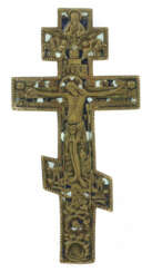 Kreuzikone Russland, 18./19. Jh., Metall reliefiert, part. blau emaill…