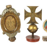 Konvolut Sakrales Alpenraum, 19. Jh., 4 tlg.: Reichsapfel mit Kreuz (w… - Foto 1