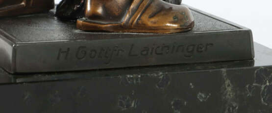 Bildhauer des 19./20. Jh. ''Schmied'', Metallguß patiniert, vollplasti… - фото 3 Bildhauer des 19./20. Jh. ''Schmied'', Metallguß patiniert, vollplasti… - фото 3