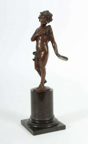 Bildhauer des 19./20. Jh. wohl Franz Iffland, ''Mädchen mit Tamburin''… - фото 2 Bildhauer des 19./20. Jh. wohl Franz Iffland, ''Mädchen mit Tamburin''… - фото 2