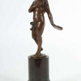 Bildhauer des 19./20. Jh. wohl Franz Iffland, ''Mädchen mit Tamburin''… - фото 2