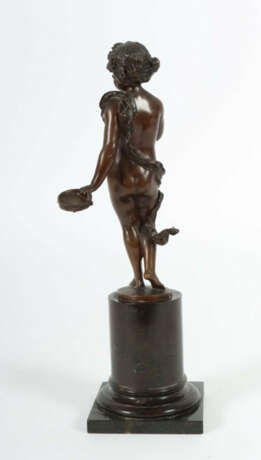 Bildhauer des 19./20. Jh. wohl Franz Iffland, ''Mädchen mit Tamburin''… - фото 3 Bildhauer des 19./20. Jh. wohl Franz Iffland, ''Mädchen mit Tamburin''… - фото 3