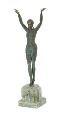 Bildhauer des 19./20. Jh. ''Jugendstiltänzerin'', Bronze patiniert, vo… - фото 1 Bildhauer des 19./20. Jh. ''Jugendstiltänzerin'', Bronze patiniert, vo… - фото 1