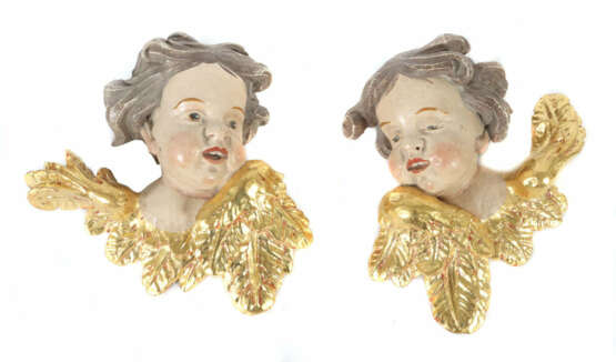 Bildschnitzer des 20. Jh. ''Paar Engelsköpfe'', Holz geschnitzt, polyc… - photo 1 Bildschnitzer des 20. Jh. ''Paar Engelsköpfe'', Holz geschnitzt, polyc… - photo 1